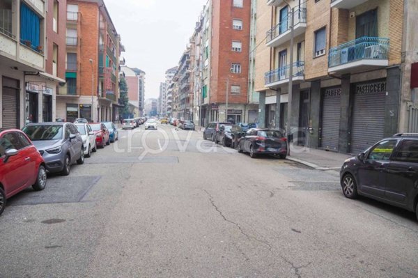 negozio in vendita a Torino in zona Santa Rita