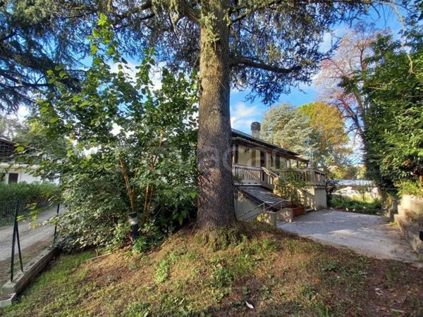 casa indipendente in vendita a Torino in zona Cavoretto