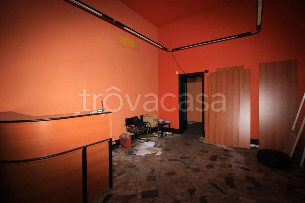 negozio in vendita a Torino in zona Lucento
