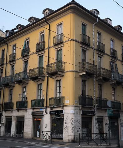 negozio in vendita a Torino in zona Vanchiglia