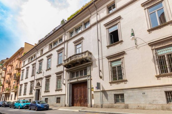 ufficio in vendita a Torino in zona Crocetta
