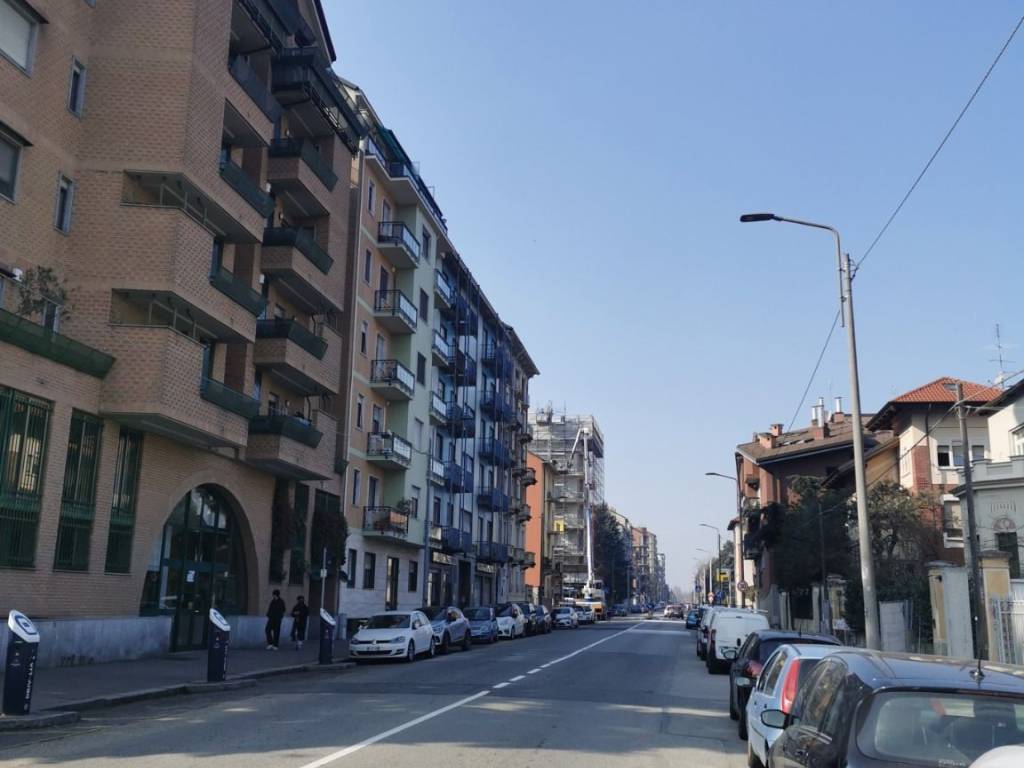 negozio in vendita a Torino in zona Parella