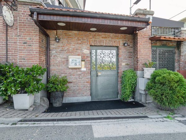 negozio in vendita a Torino in zona Vanchiglia