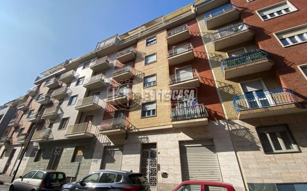 negozio in vendita a Torino in zona Campidoglio