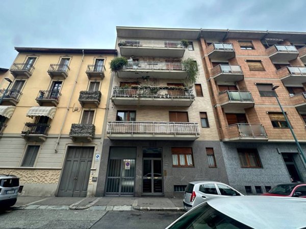 appartamento in vendita a Torino in zona Cenisia