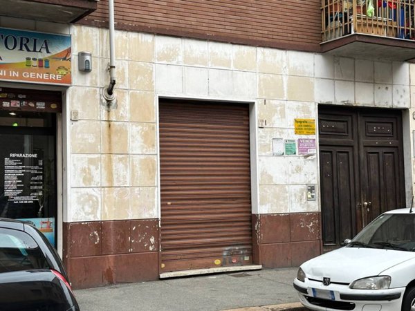 negozio in vendita a Torino in zona Borgata Vittoria