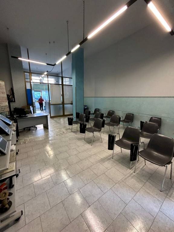 locale commerciale in vendita a Torino in zona Mirafiori Nord