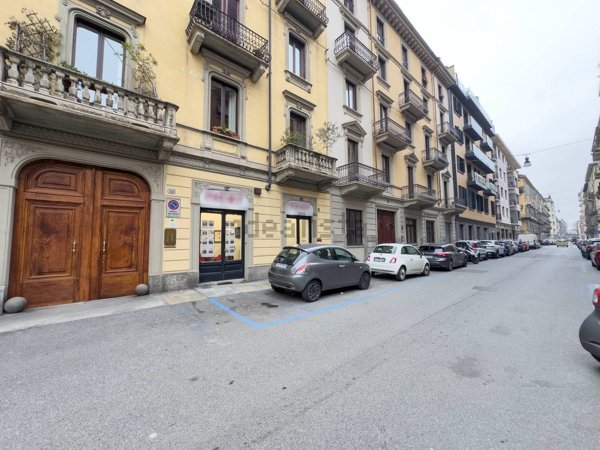 negozio in vendita a Torino in zona Crocetta