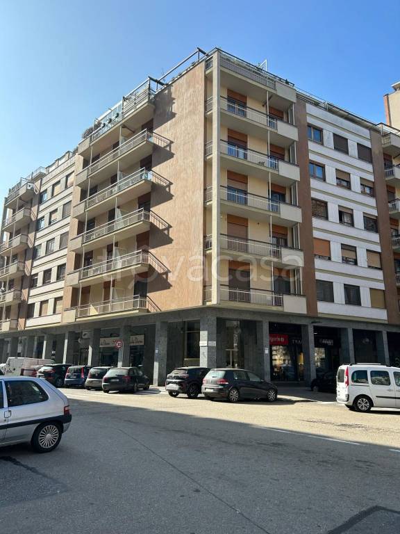 appartamento in vendita a Torino in zona Lingotto