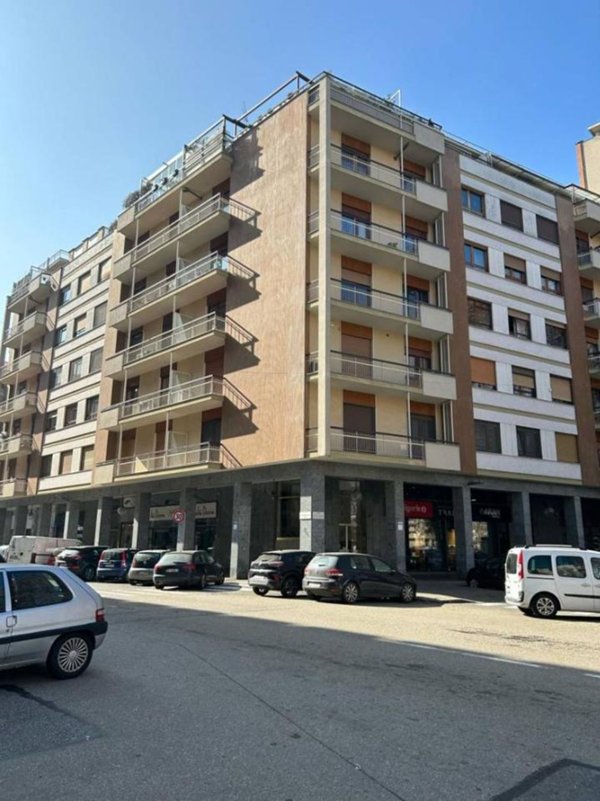 appartamento in vendita a Torino in zona Lingotto