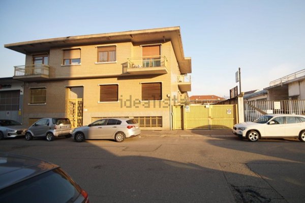 ufficio in vendita a Torino in zona Barca