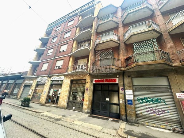 locale commerciale in vendita a Torino in zona Campidoglio