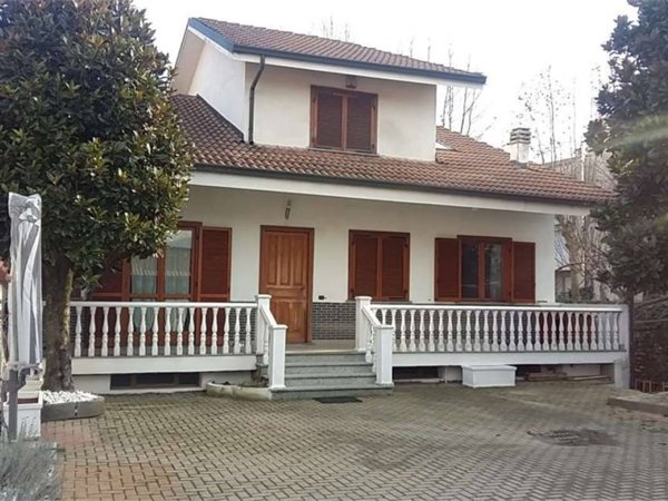 casa indipendente in vendita a Torino in zona Regio Parco