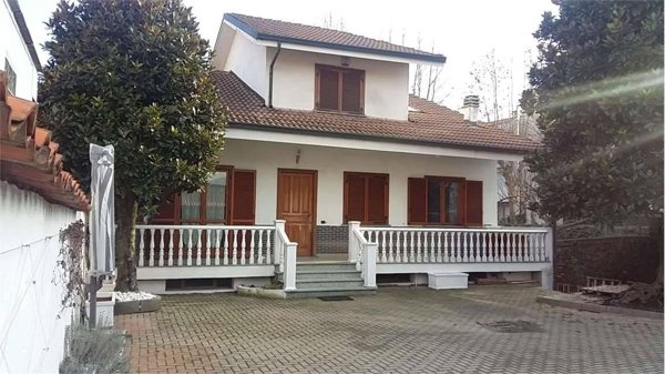 casa indipendente in vendita a Torino in zona Regio Parco