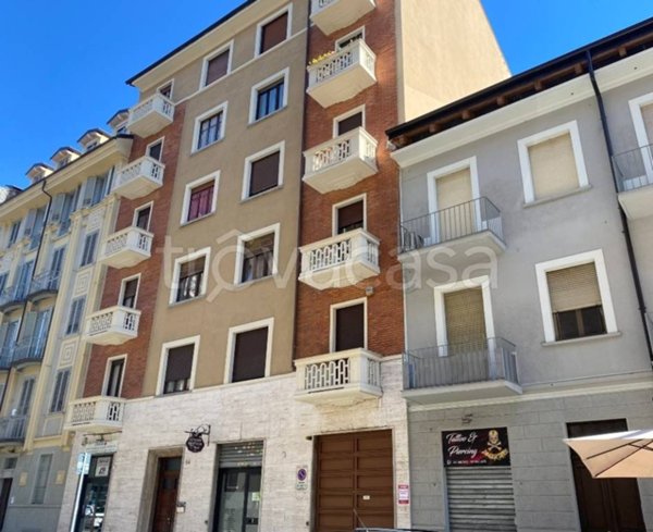 locale commerciale in vendita a Torino in zona Crocetta