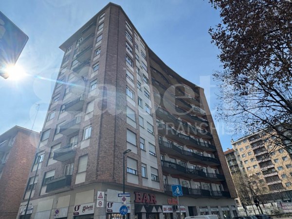 appartamento in vendita a Torino in zona Cenisia