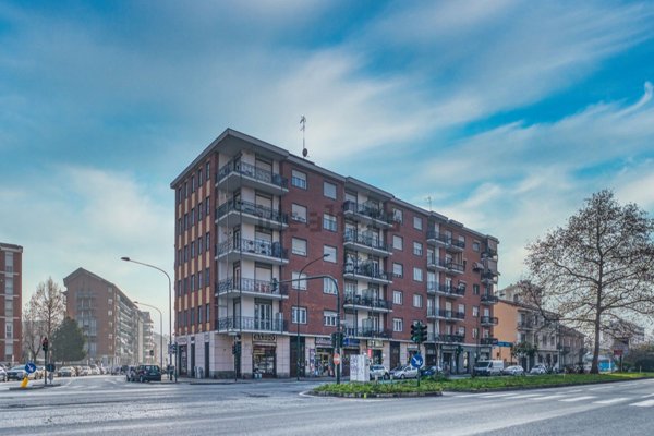 locale di sgombero in vendita a Torino in zona Mirafiori Nord