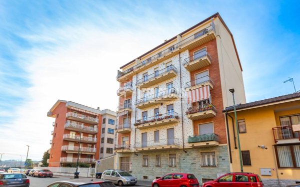 appartamento in vendita a Torino in zona Lucento
