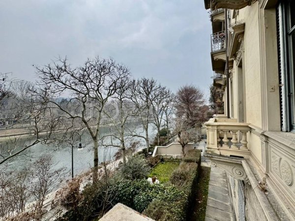 appartamento in vendita a Torino in zona Centro Storico