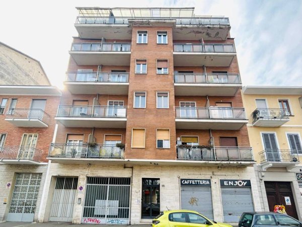 negozio in vendita a Torino in zona Madonna di Campagna