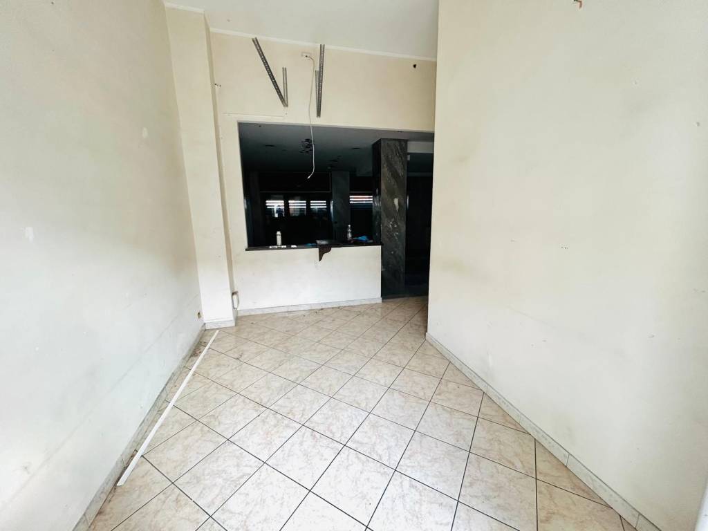 negozio in vendita a Torino in zona Madonna di Campagna