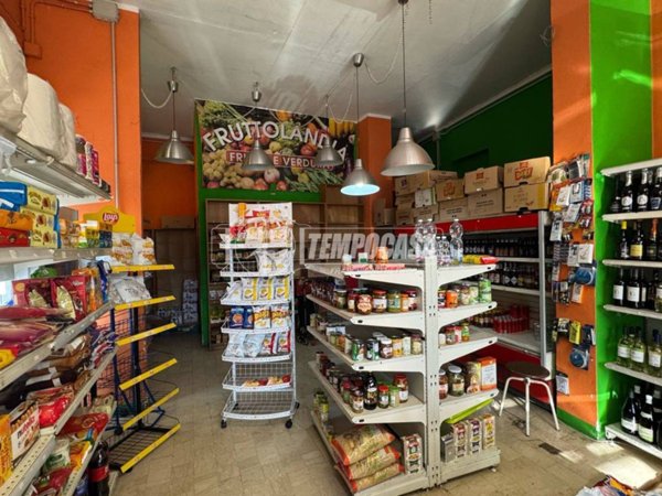 negozio in vendita a Torino in zona Vanchiglia