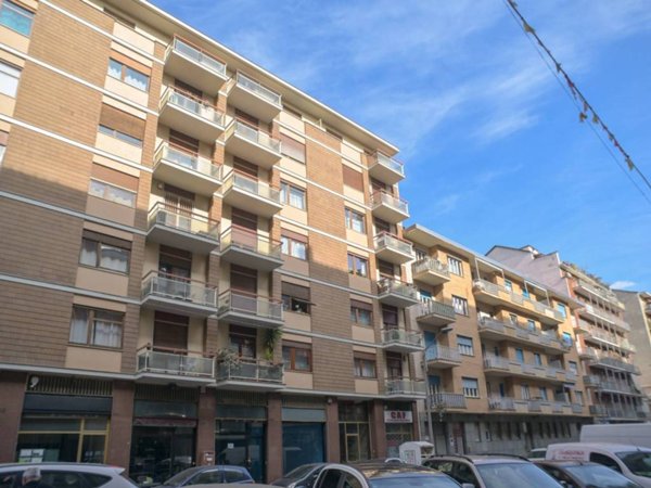 negozio in vendita a Torino in zona Santa Rita