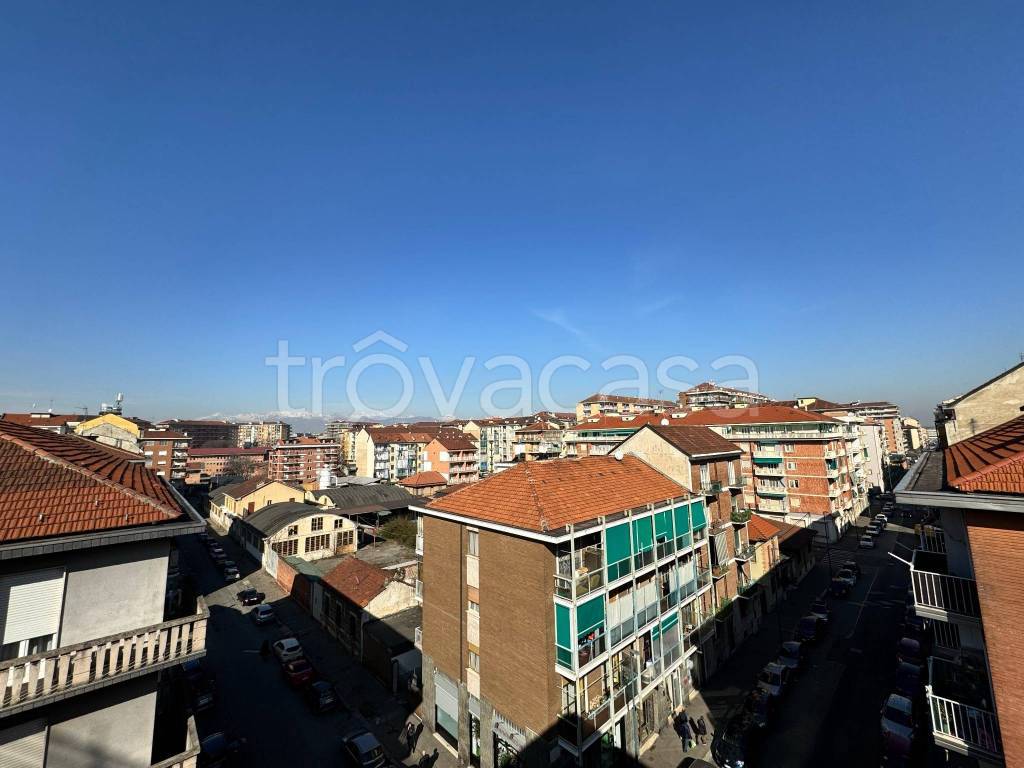 appartamento in vendita a Torino in zona Borgata Vittoria