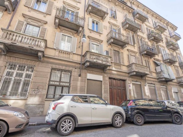 appartamento in vendita a Torino in zona Cenisia