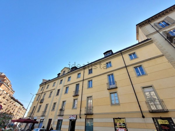 locale commerciale in vendita a Torino in zona Borgo San Paolo