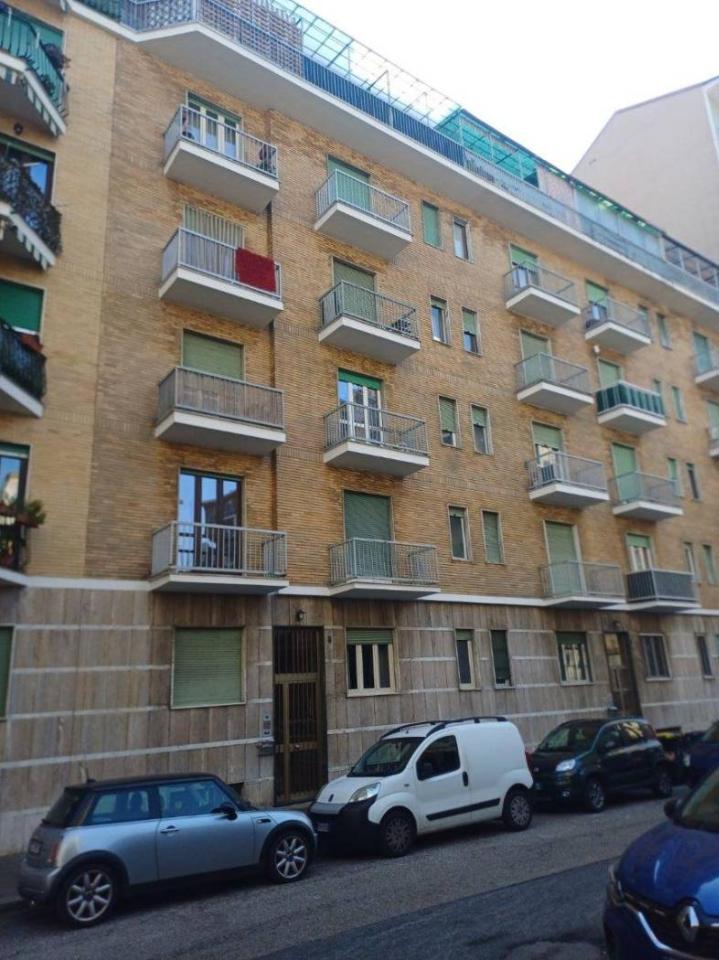 appartamento in vendita a Torino in zona Lingotto