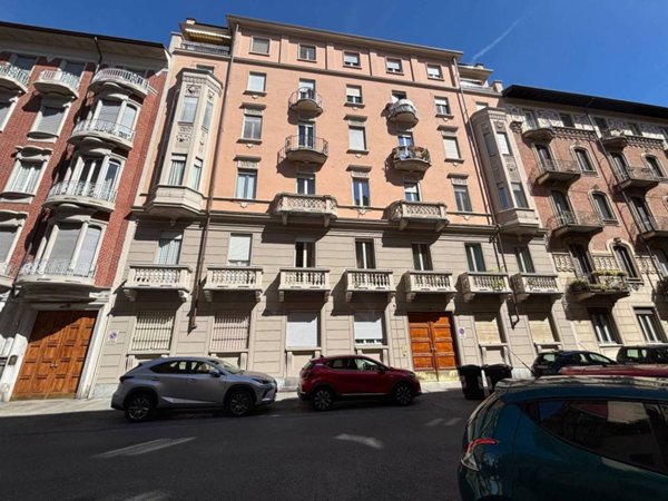 appartamento in vendita a Torino in zona Crocetta
