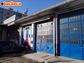 locale commerciale in vendita a Torino