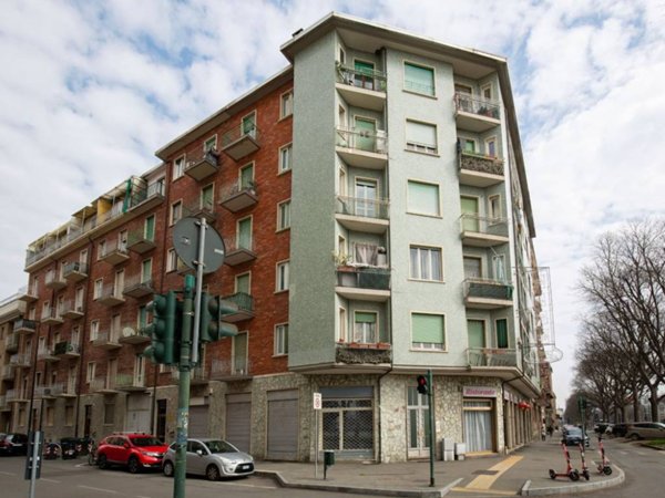 negozio in vendita a Torino in zona Pozzo Strada