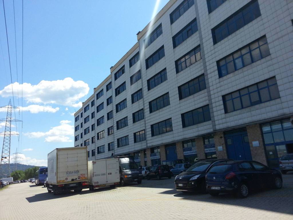 ufficio in vendita a Torino in zona Barca