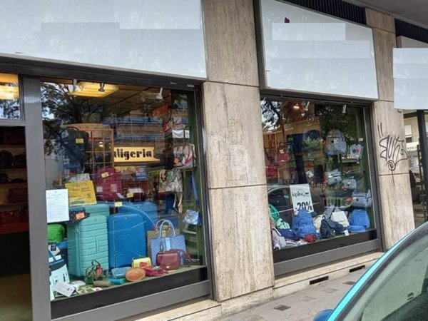 negozio in vendita a Torino in zona Santa Rita