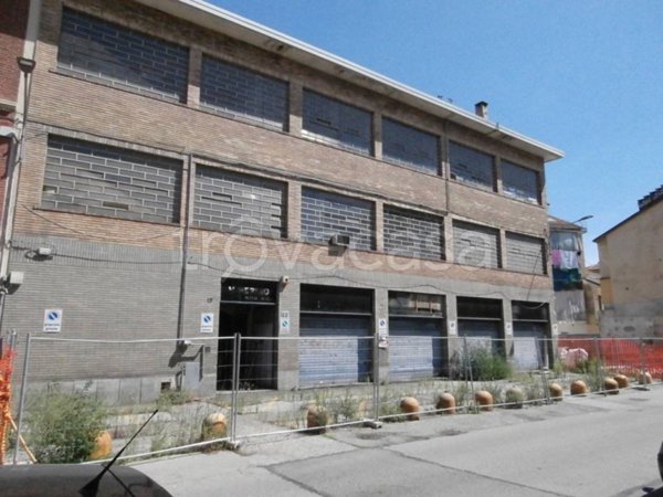 locale di sgombero in vendita a Torino in zona Barriera di Milano