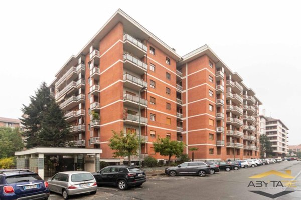 appartamento in vendita a Torino in zona Mirafiori Nord