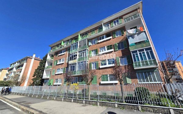 appartamento in vendita a Torino in zona Lingotto