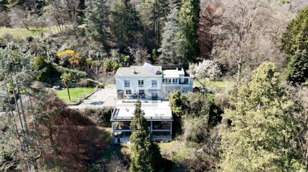 casa indipendente in vendita a Torino in zona Superga