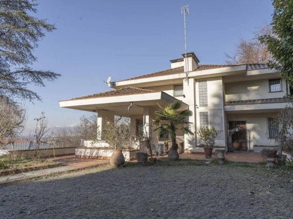 casa indipendente in vendita a Torino in zona Madonna del Pilone