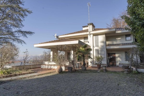 casa indipendente in vendita a Torino in zona Superga