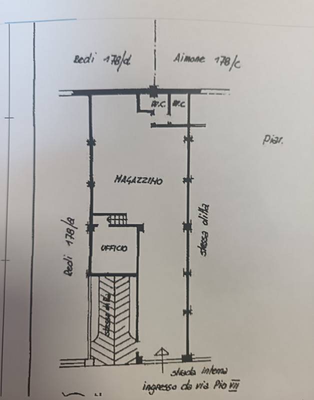 negozio in vendita a Torino in zona Mirafiori Sud