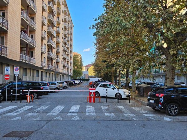 appartamento in vendita a Torino in zona Borgata Vittoria