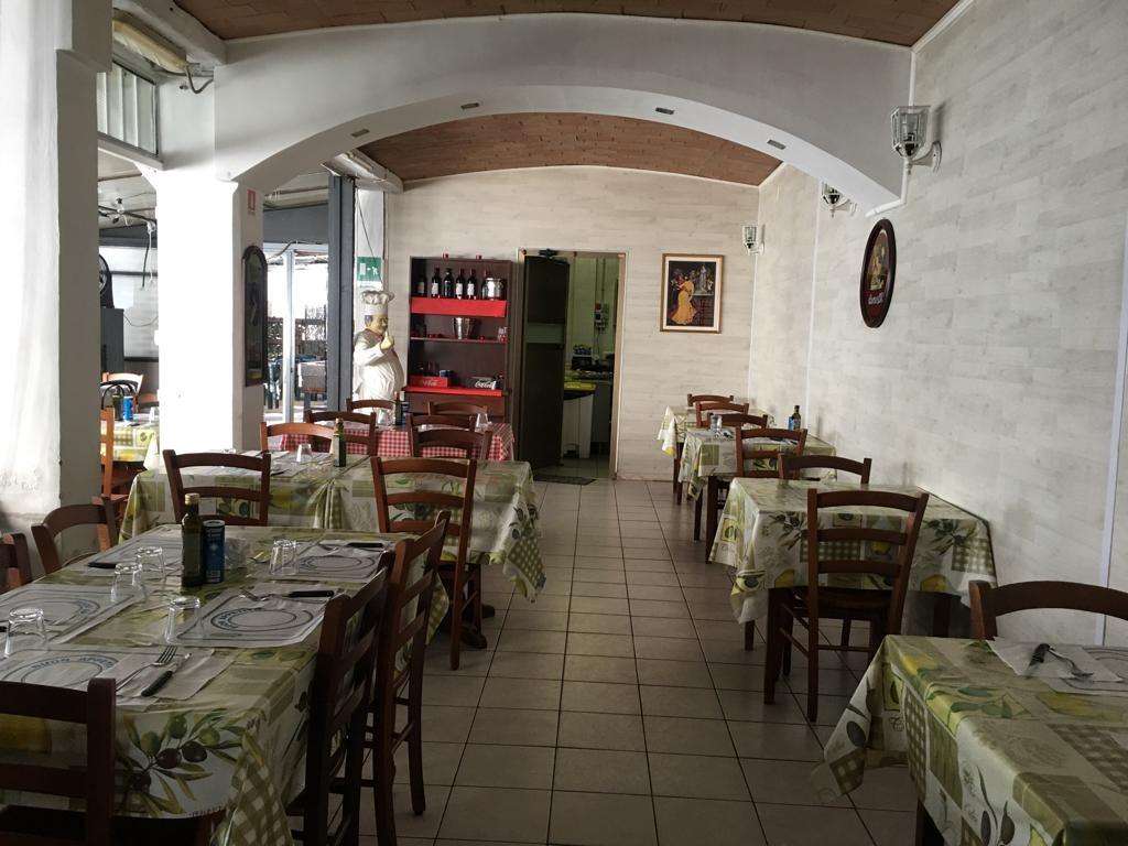 negozio in vendita a Torino in zona Barca