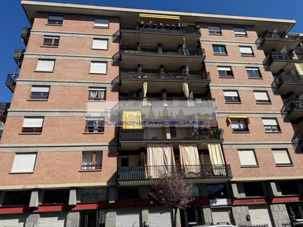 appartamento in vendita a Torino in zona Lingotto