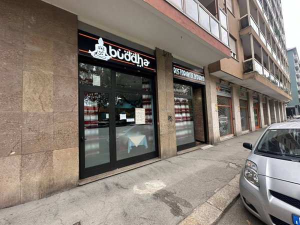 negozio in vendita a Torino in zona Parella