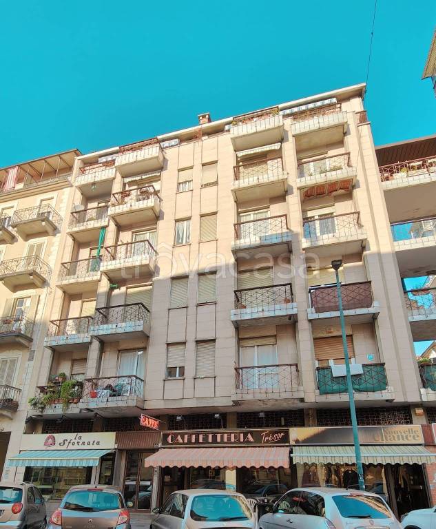 appartamento in vendita a Torino in zona Borgata Vittoria