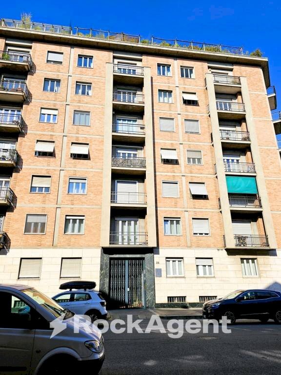 appartamento in vendita a Torino in zona Cit Turin