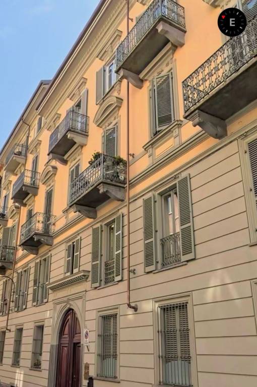 appartamento in vendita a Torino in zona Cit Turin